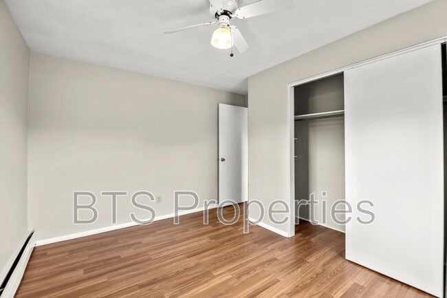 Building Photo - 305 N Pleasant View St