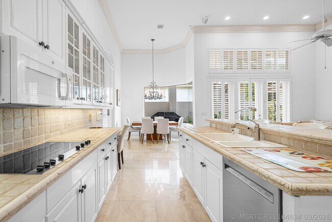 Building Photo - 6412 San Michel Way