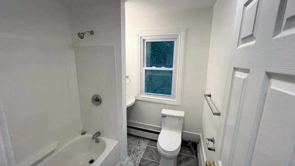Bathroom - 1315 Labelle Ave