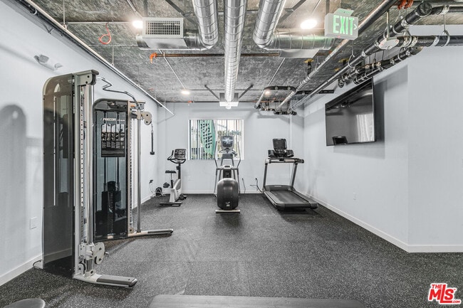 Building Photo - 3518 Chesapeake Ave