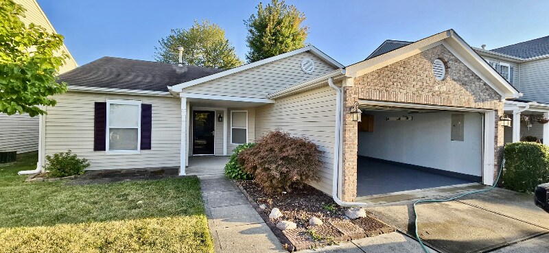 Primary Photo - 9393 W Quarter Moon Dr