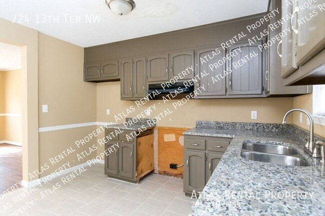 Building Photo - 724 13th Terrace NW