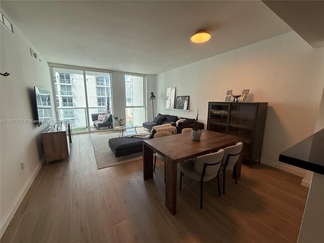 Building Photo - 253 NE 2nd St