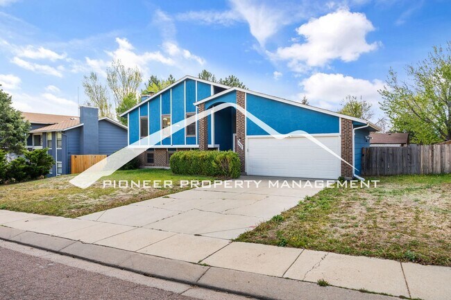 Building Photo - "Westside is the Best Side" - 4 bedroom, 2 full bathroom, 2 car garage, and fully enclosed yard.
