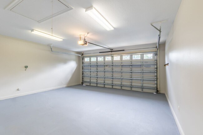 Building Photo - 6149 Madison Dr