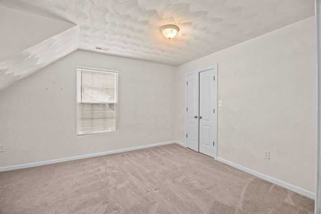 Building Photo - Beautiful Spacious Home for Rent in Norfolk!