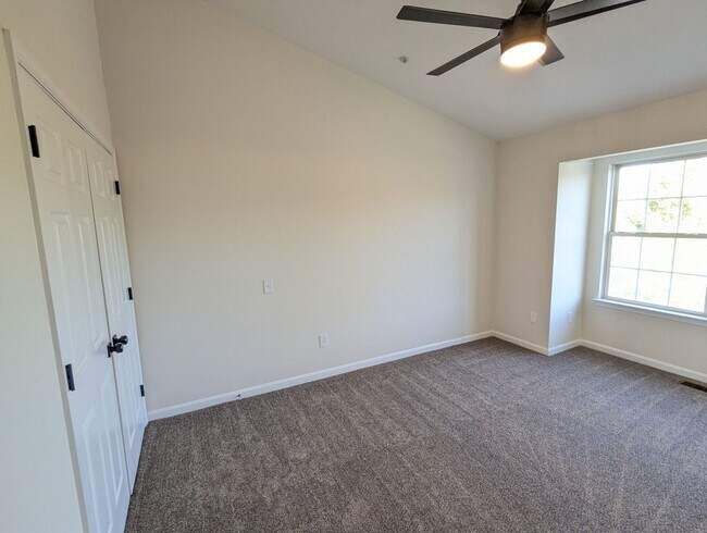 Building Photo - 7122 Collinsworth Pl
