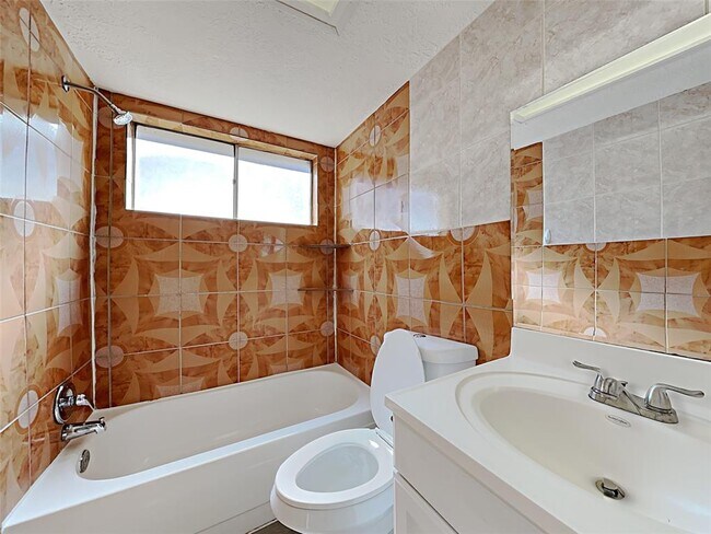 Building Photo - 8615 Riverside Walk Ln