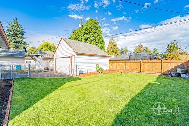 Building Photo - 2502 Fairmount Ave