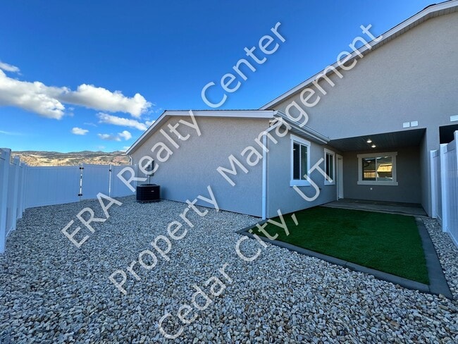 Building Photo - 45 Spanish Trail Dr