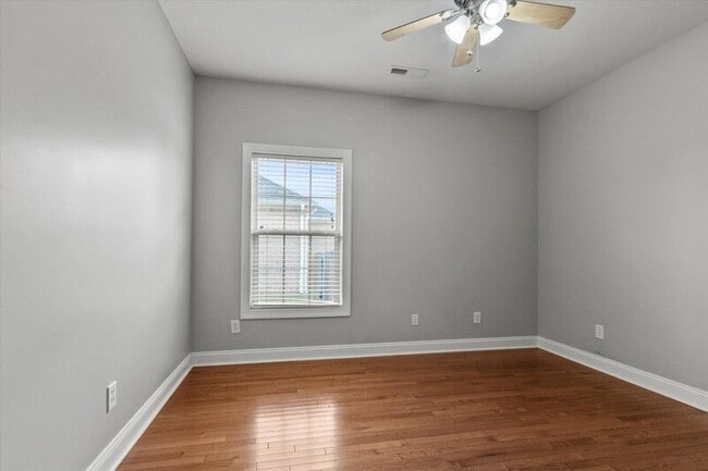 Building Photo - 25756 Iron Gate Dr