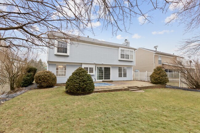 Building Photo - 3245 Gresham Ln E