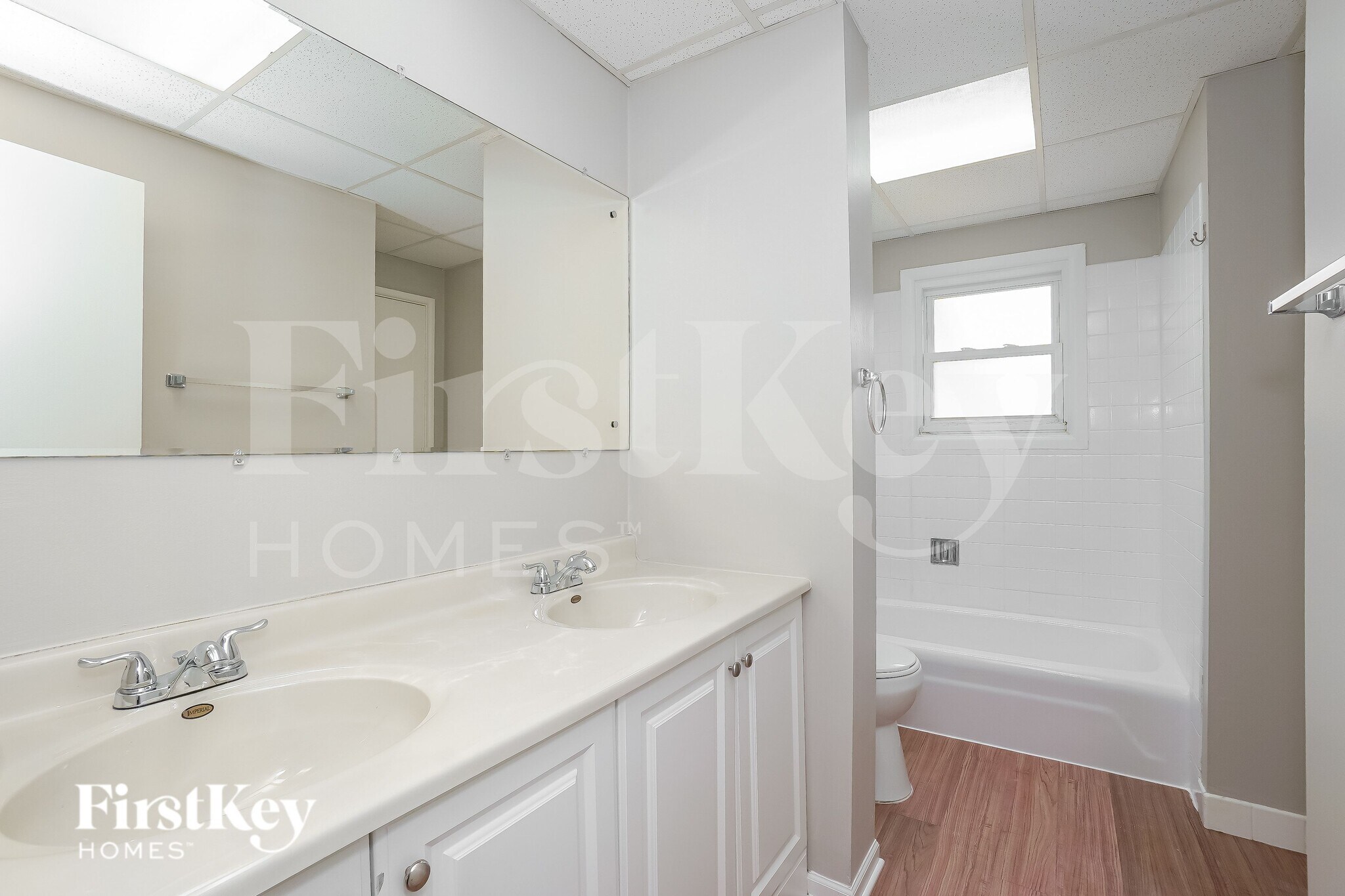 Building Photo - 644 N Ashbury Ave