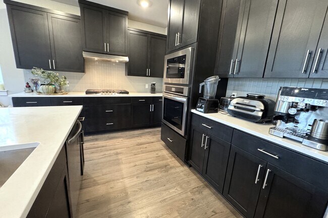 Building Photo - 12212 SW Champlin Ln