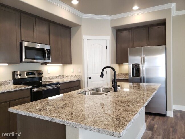 Building Photo - 4 br, 3.5 bath House - 875 Redemption Pt