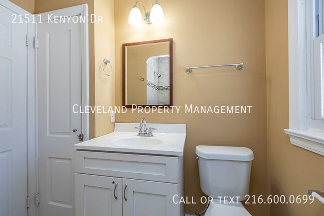Building Photo - 21511 Kenyon Dr