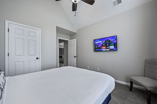 Building Photo - 11 Cobblestone Dr NW