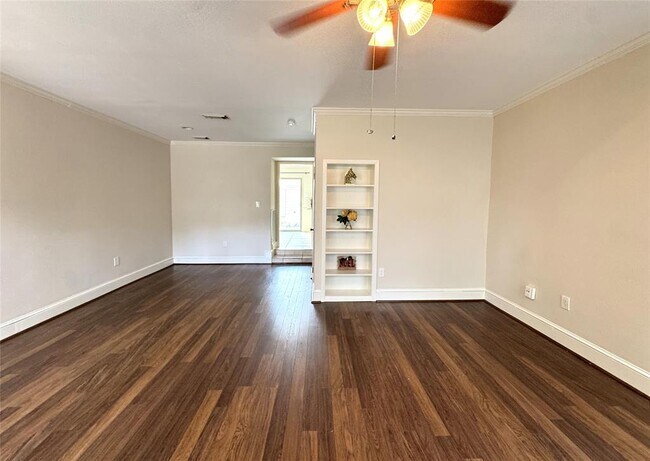 Building Photo - 1083 Country Pl Dr
