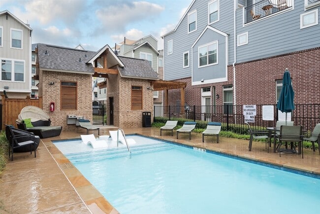 Building Photo - 1115 Manacor Ln