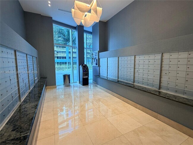 Building Photo - 2101 Brickell Ave