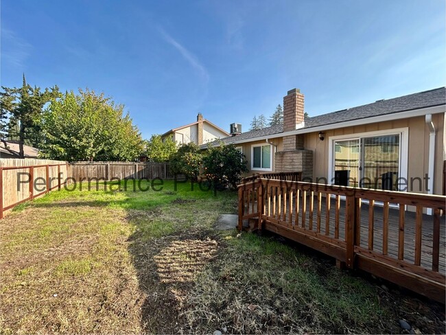 Building Photo - Charming 3 Bed/2 Bath Home in Stockton, CA...