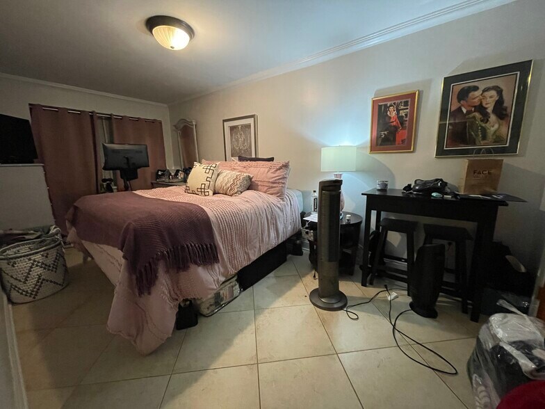 Building Photo - 412 Sommerville Plz