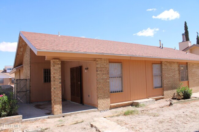 Building Photo - 11736 Trey Burton Dr