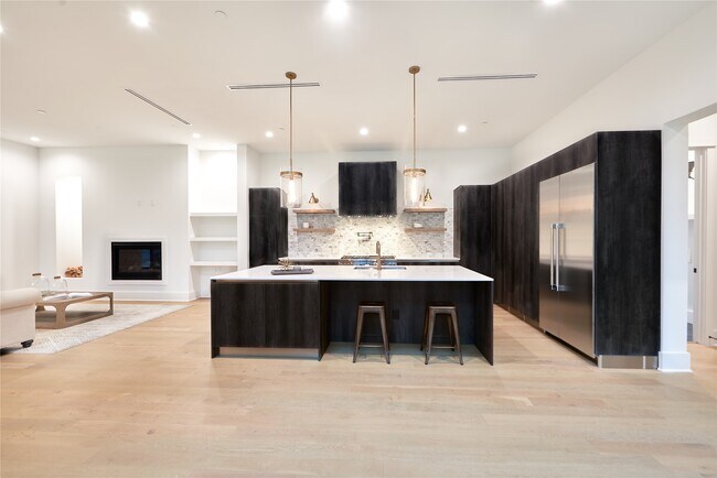 Building Photo - 8926 Croes Dr