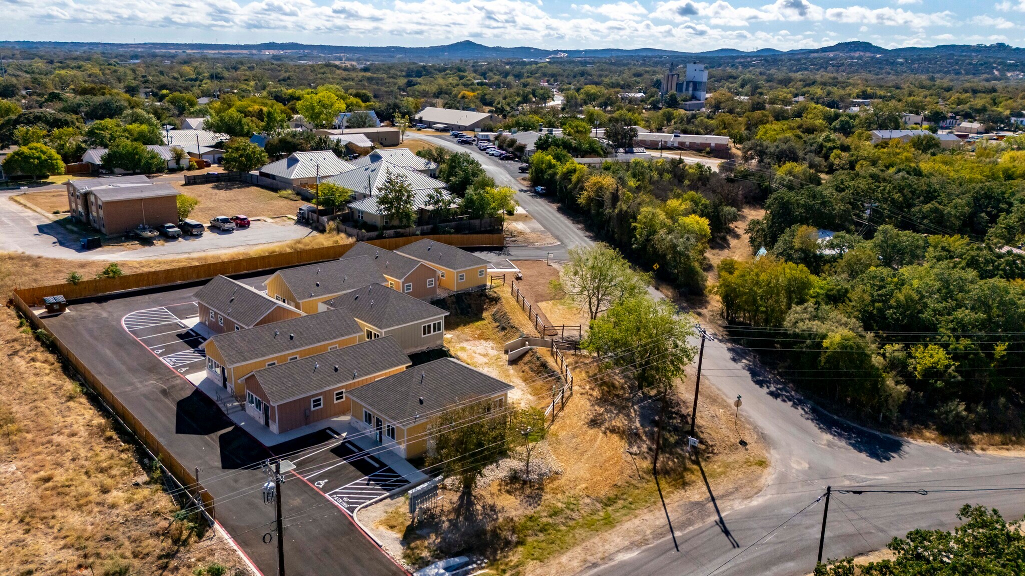 Building Photo - 705 Fifth St