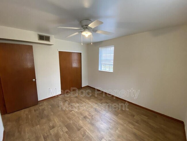 Building Photo - 423 Hill St