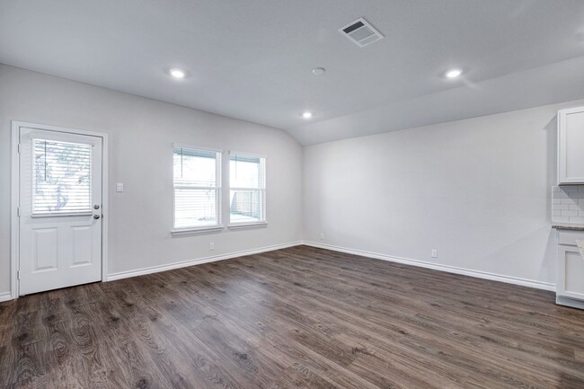 Building Photo - Brookstone Creek