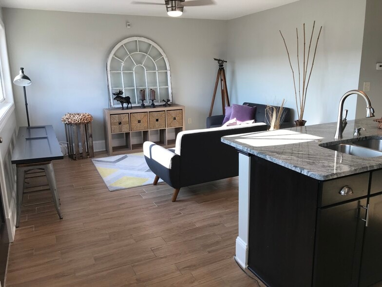 Primary Photo - 1427 Grogan Ave