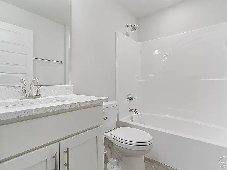 Building Photo - 8418 Cherry Ave