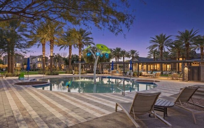 Building Photo - Move In Ready!stunning 3 bedroom, 2.5 bathroom home located in Phoenix!