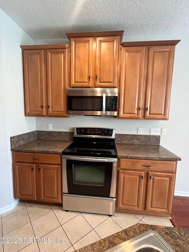 Building Photo - 3875 Buckthorne Dr