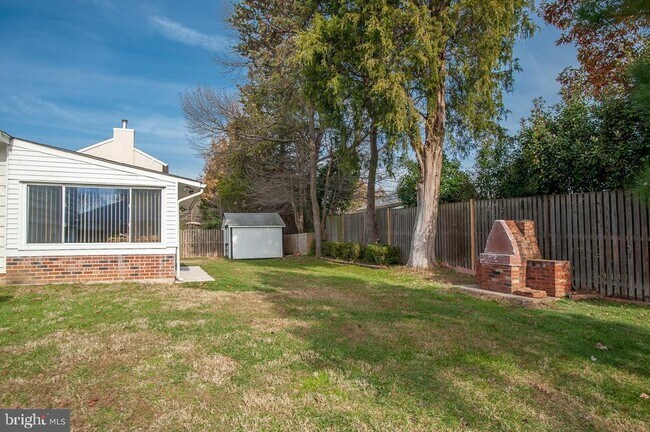 Building Photo - 5931 Peverill Dr
