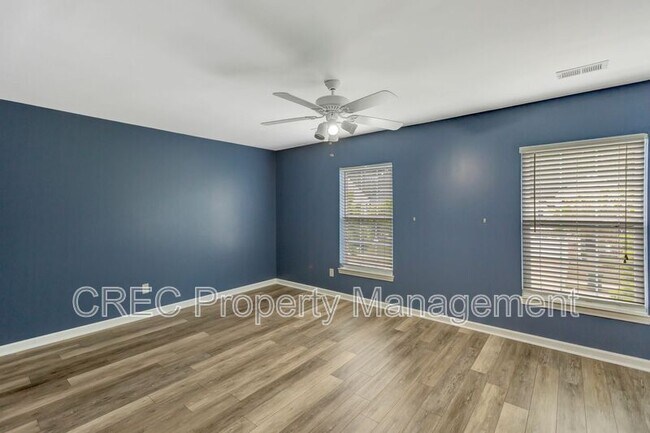 Building Photo - 304 Deep River Rd