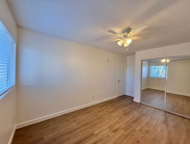 Building Photo - Upgraded and Bright 2nd floor Condo in Rol...