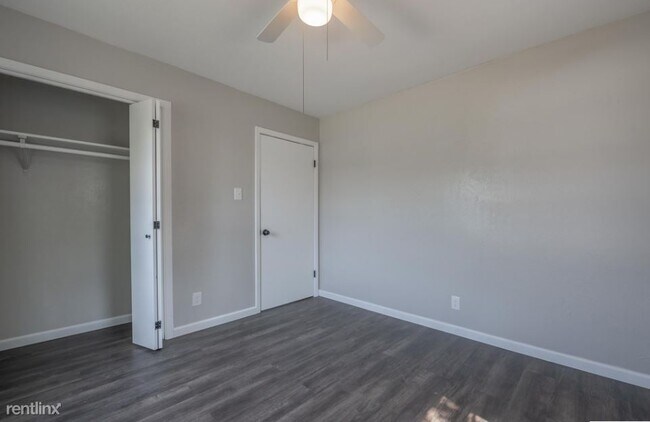 Building Photo - 3 br, 1 bath House - 1302 N W S Young Dr