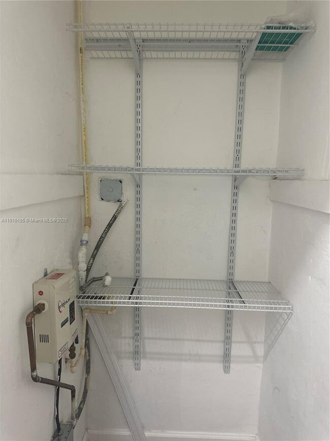 Building Photo - 2001 NW Flagler Terrace