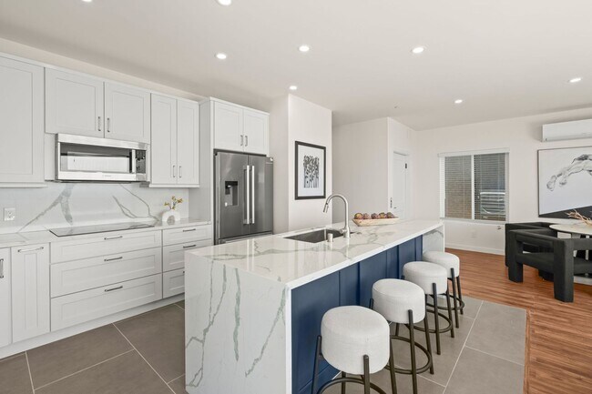 Building Photo - 1251-1253 Van Nuys St