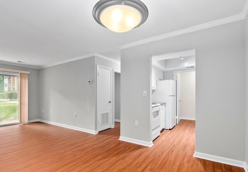 Building Photo - 18334 Streamside Dr