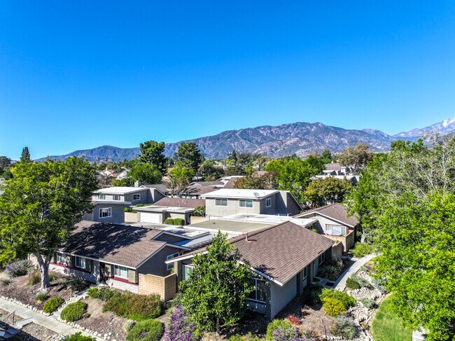 Building Photo - 1619 Carmel Cir W