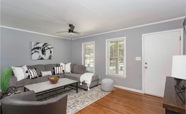 Building Photo - 947 Boswell Dr