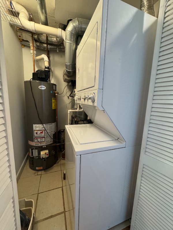 Building Photo - 3708 W Ainslie St