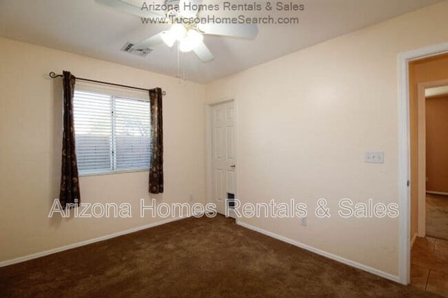 Building Photo - 9779 E Paseo San Ardo