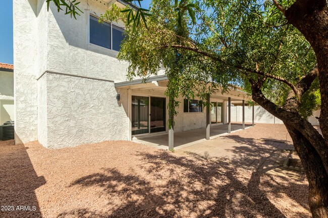 Building Photo - 1337 E Northshore Dr