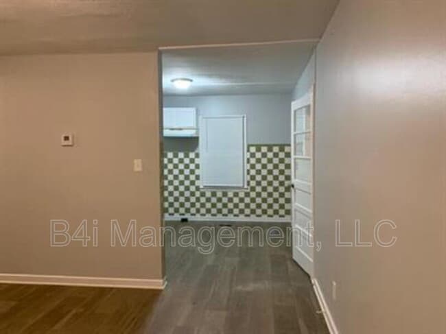 Building Photo - 10 Estes Dr