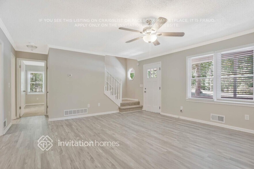 Building Photo - 306 Lake Swan Ct
