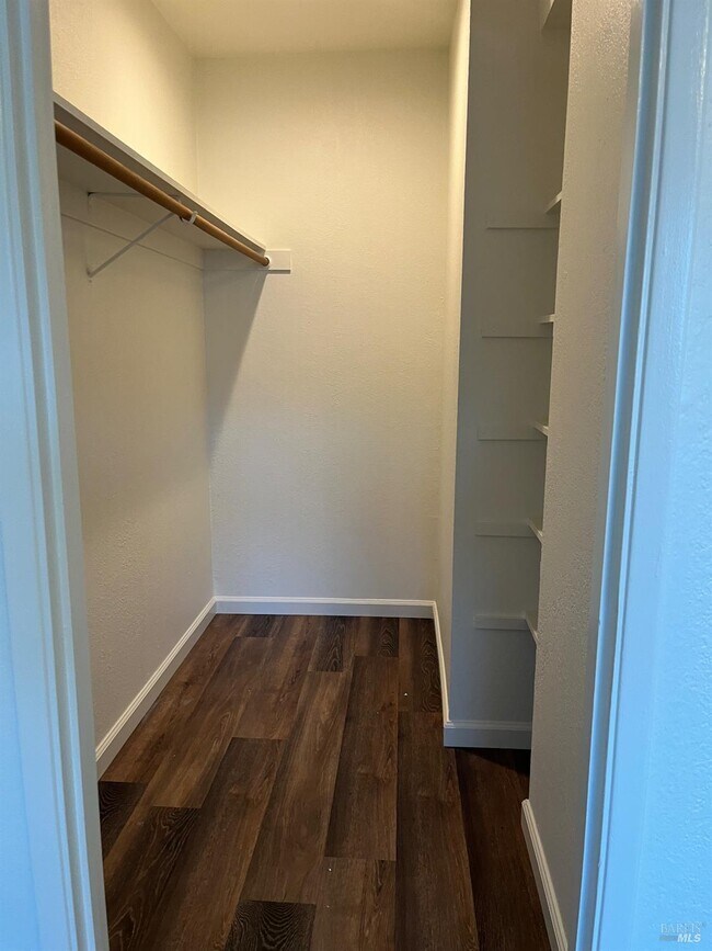 Building Photo - 329 E T St